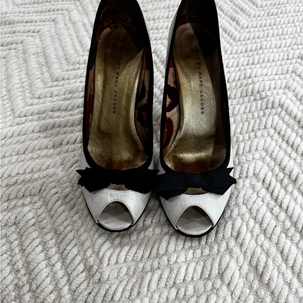 Vintage Marc Jacobs Black and White Peep Toe Heels